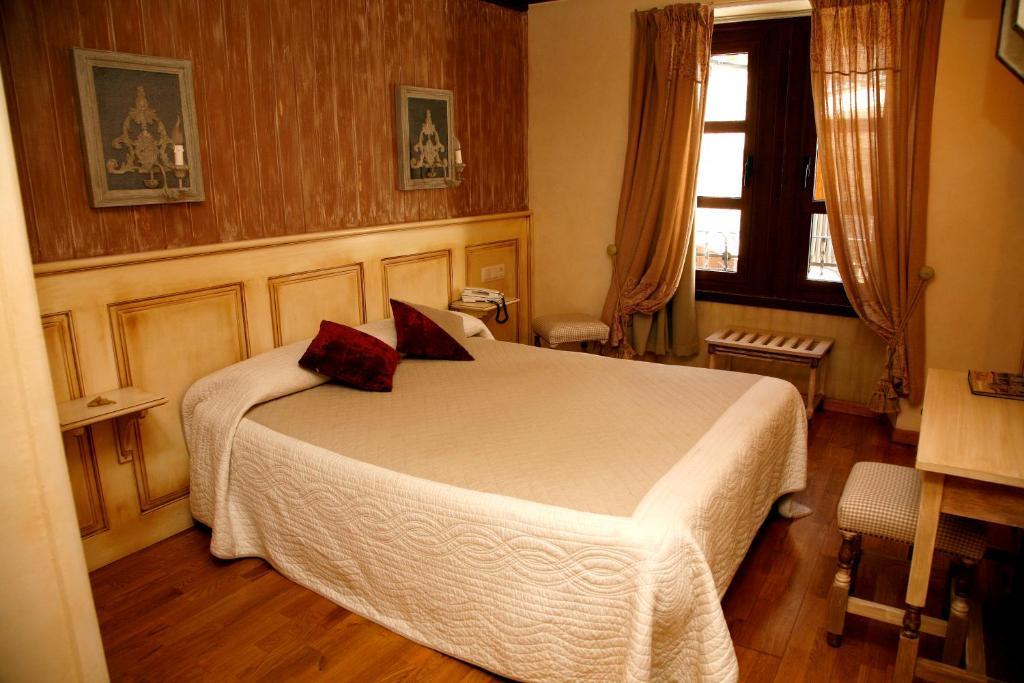 Hotel Villa De Торла Стая снимка